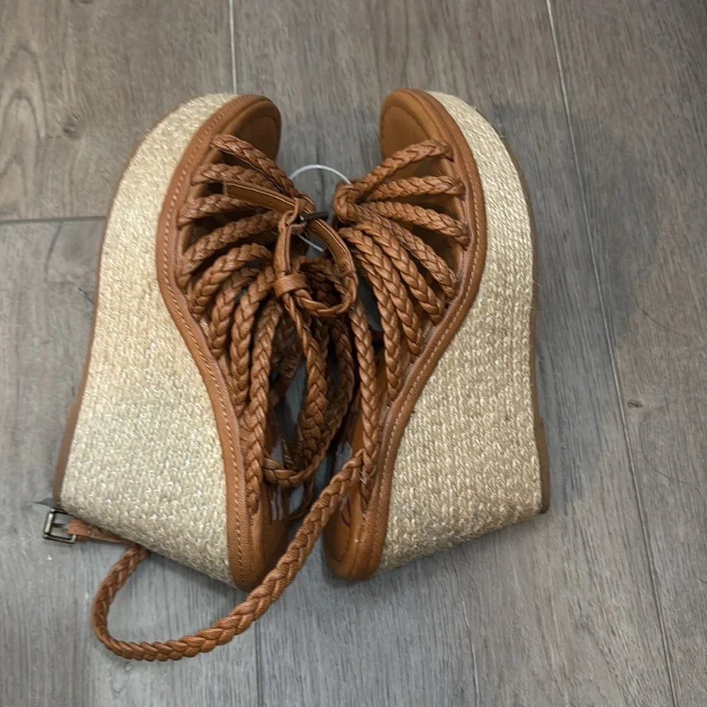 NEW! Zodiac Shana Espadrille Wedge Sandals - Size 8M ✈️